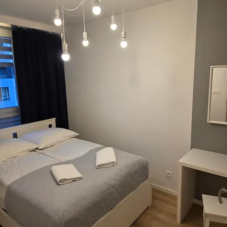 Апартаменти Jk Jarzebinowa Air Port Modlin